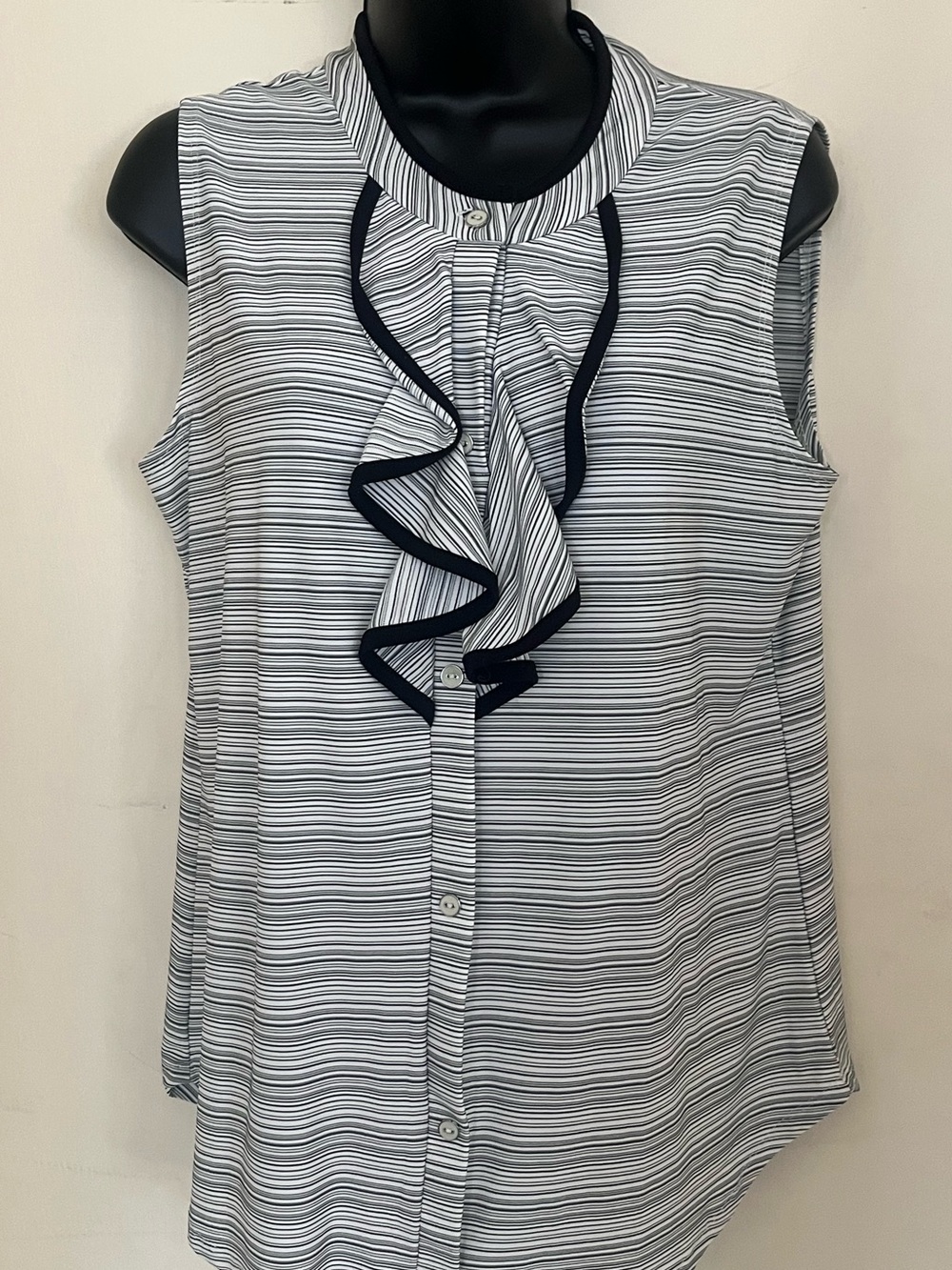 Susan Lawrence White and Black Striped Ruffle Sleeveless Blouse